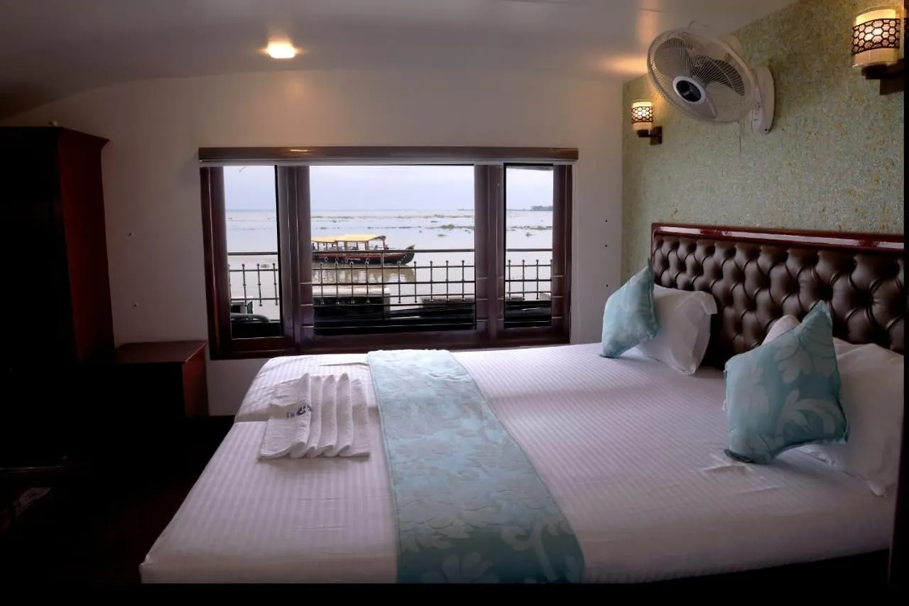 Hotel Honeymoon Boathouse Alappuzha Indie