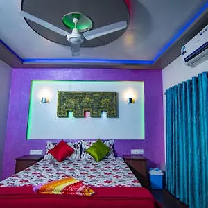 Alleppey Boat House Hotel