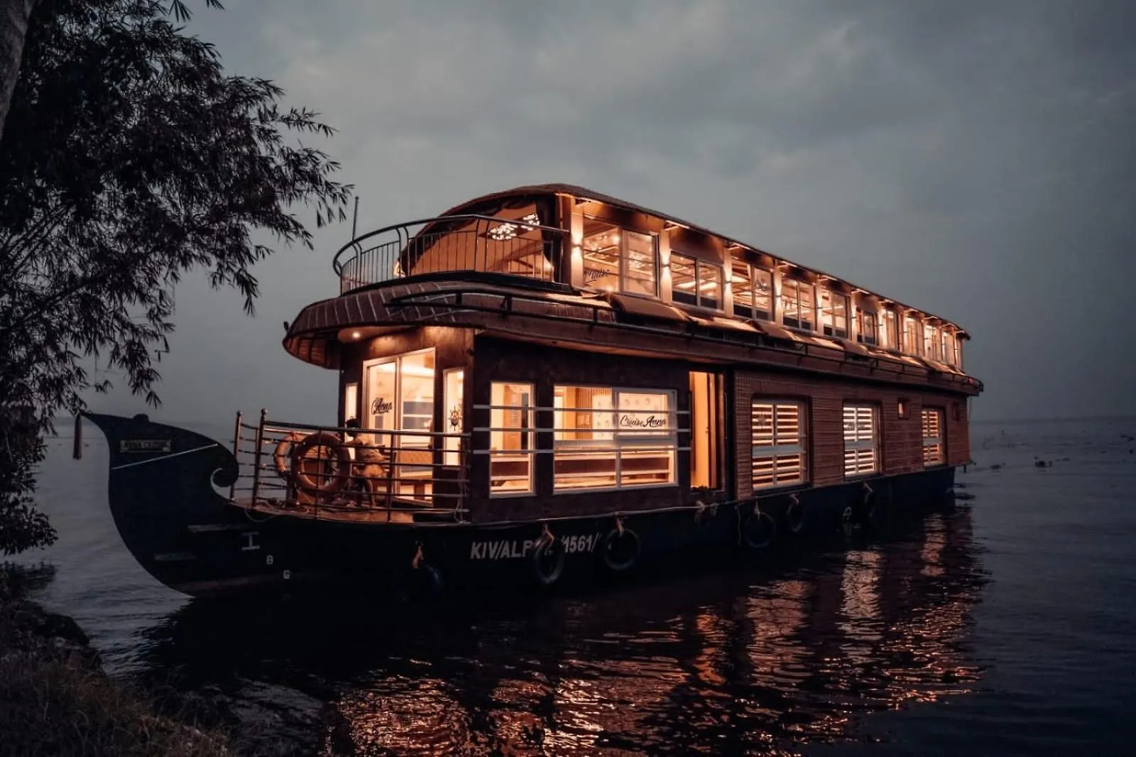 Botel Honeymoon Boathouse Hotel Alappuzha