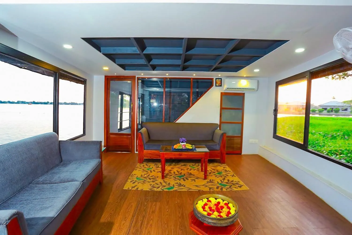 Honeymoon Boathouse Hotel Alappuzha Botel